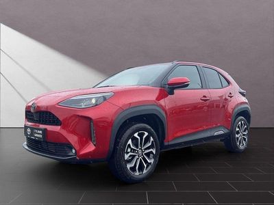 Rot Neu 2025 Toyota Yaris Hybrid Limousine | 27.950 € (Guter Preis)