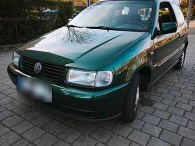 Gebraucht VW Polo 60 PS (44 kW) 1999 Grün Kleinwagen
