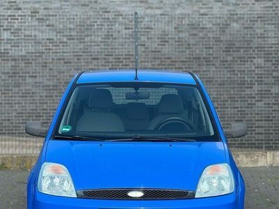 gebraucht Ford Fiesta 1,3 mit frischen Tüv , 112800KM gelaufen