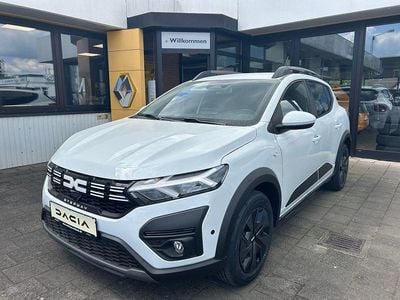 Second-hand Dacia Sandero Stepway 91 CP (66 kW) 2024 Alb Hatchback
