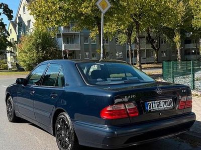 Mercedes E270