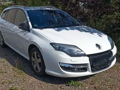 Brugt Renault Laguna GrandTour Bose Edition 178 HK (130 kW) 2011 Hvid Stationcar