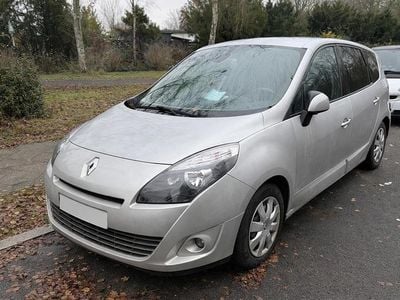 Silber Gebraucht 2010 Renault Mégane Limousine | 2.890 €