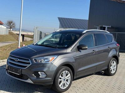 Gebraucht Ford Kuga Trend 150 PS (110 kW) 2017 Grau SUV