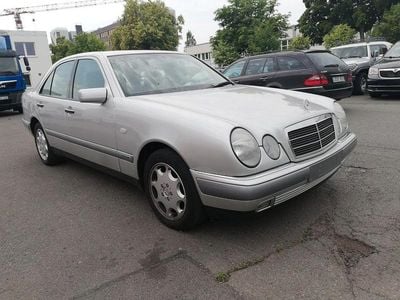 Mercedes E280