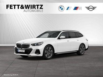 Gebraucht BMW 550e M Sport 489 PS (359 kW) 2025 Alpinweiss Kombi
