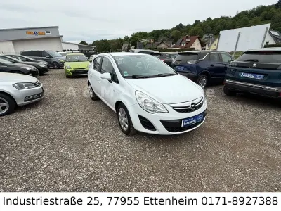 Używany Opel Corsa Edition 69 KM (50 kW) 2012 Biały Hatchback