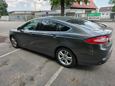Gebraucht Ford Mondeo Titanium 203 PS (149 kW) 2017 Grau Limousine