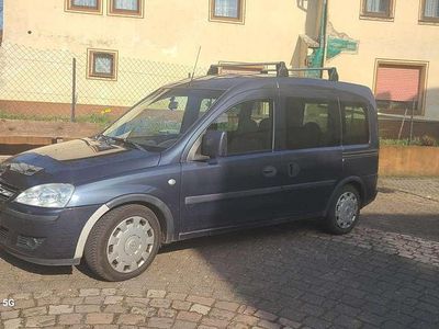 Gebraucht Opel Combo Edition 101 PS (74 kW) 2010 Van / Kleinbus
