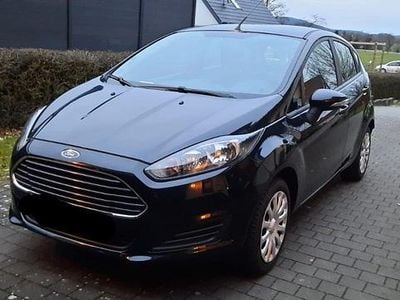 Schwarz Gebraucht 2014 Ford Fiesta Ambiente Kleinwagen | 4.250 € (Fairer Preis)