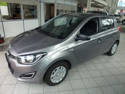 Gebraucht Hyundai i20 Edition 86 PS (63 kW) 2013 Grau metallic Limousine