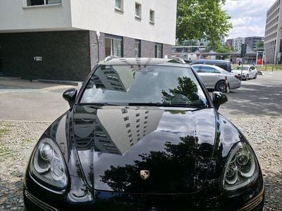 Second-hand Porsche Cayenne S E-Hybrid 379 CP (278 kW) 2013 Negru SUV