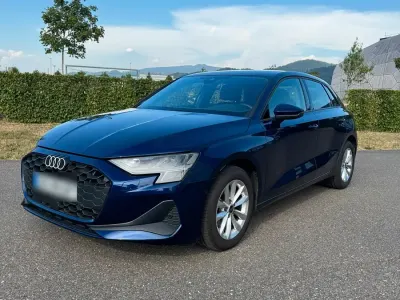 Gebraucht Audi A3 S-Line 116 PS (85 kW) 2025 Blau Limousine