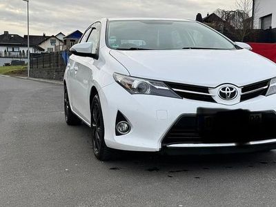 Gebraucht Toyota Auris Executive 132 PS (97 kW) 2014 Weiß Limousine