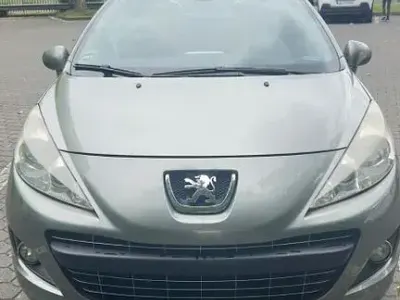 Gebraucht Peugeot 207 CC Platinum 111 PS (81 kW) 2010 Silber Cabrio