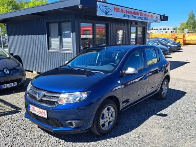 Gebraucht Dacia Sandero Celebration 90 PS (66 kW) 2015 Blau Limousine