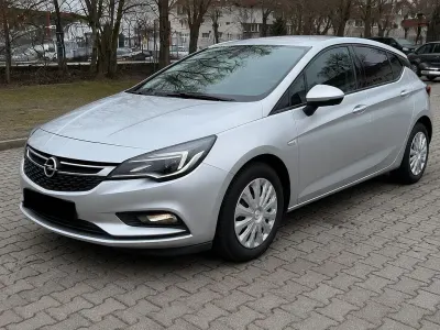 Gebraucht Opel Astra Dynamic 136 PS (100 kW) 2016 Silber Limousine
