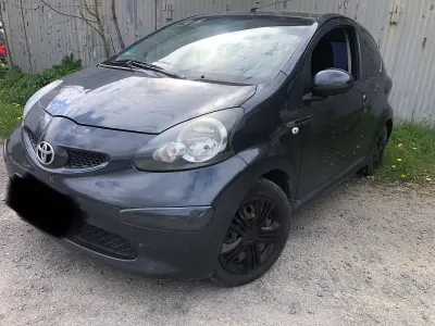 Brugt Toyota Aygo 68 HK (50 kW) 2006 Grå Hatchback