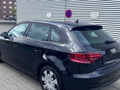 gebraucht Audi A3 Sportback 1.6 TDI Attraction