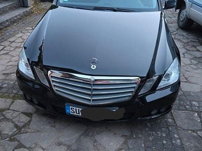 Gebraucht Mercedes E220 Avantgarde 170 PS (125 kW) 2009 Schwarz Limousine