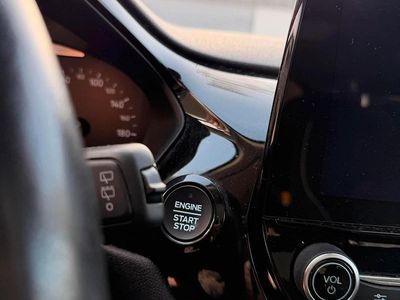 Usata Ford Fiesta 101 CV (74 kW) 2017 Blu Utilitaria