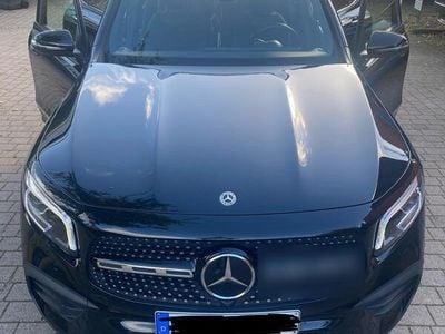 Mercedes GLB220