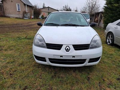 Gebraucht Renault Clio II Campus 58 PS (42 kW) 2009 Weiß Limousine