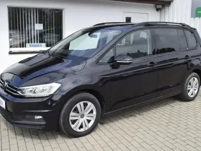 Usata VW Touran 150 CV (110 kW) 2024 Nero Monovolume