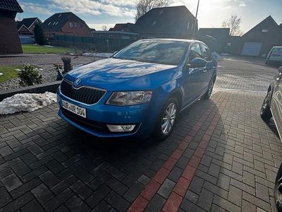 Blau Gebraucht 2013 Skoda Octavia Limousine | 8.000 € (Etwas zu teuer)