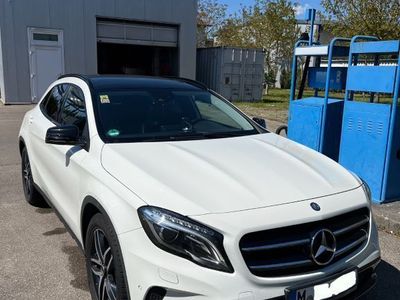 Mercedes GLA220
