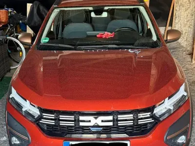 Gebraucht Dacia Jogger Extreme 141 PS (103 kW) 2023 Orange Van / Kleinbus