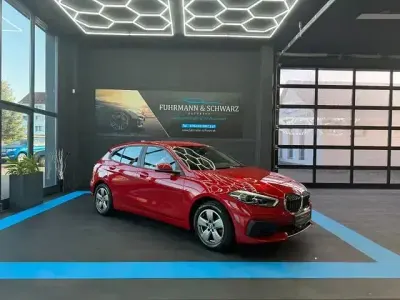 Gebraucht BMW 118 Advantage 136 PS (100 kW) 2021 Rot Kleinwagen