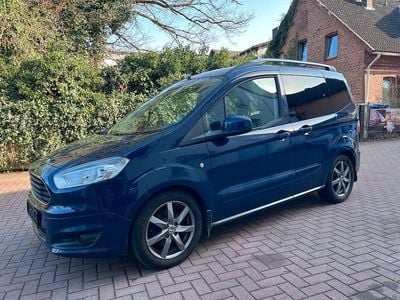 Gebraucht Ford Tourneo Courier Titanium 101 PS (74 kW) 2017 Blau Van / Kleinbus