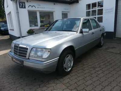 Gebraucht Mercedes E280 193 PS (141 kW) 1994 Silber Limousine