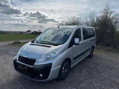 Gebraucht Peugeot TePee 163 PS (119 kW) 2014 Silber Van / Kleinbus