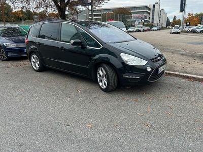 Gebraucht Ford S-MAX Titanium 140 PS (102 kW) 2014 Schwarz Van / Kleinbus