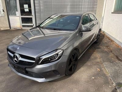 Gebraucht Mercedes A200 Urban 156 PS (114 kW) 2016 Grau Limousine