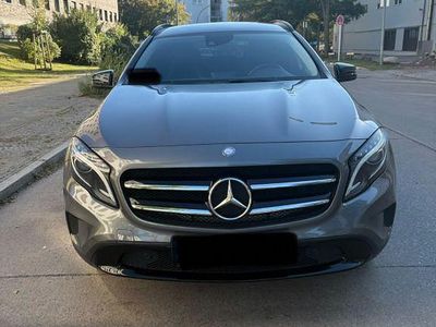 Mercedes GLA220