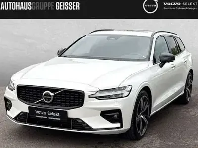 Begagnad Volvo V60 Plus 197 HK (144 kW) 2025 Vit Kombi
