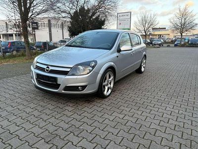 Gebraucht Opel Astra Sport 200 PS (147 kW) 2005 Starsilber iii m2 Kleinwagen