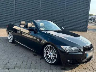 Gebraucht BMW 330 Cabriolet M Sport 245 PS (180 kW) 2011 Schwarz Cabrio