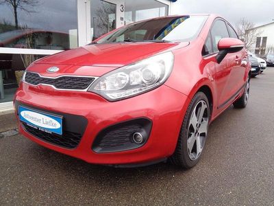 Gebraucht Kia Rio Spirit 109 PS (80 kW) 2013 Rot Limousine