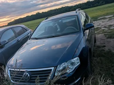 Gebraucht VW Passat 160 PS (117 kW) 2009 Blau Kombi