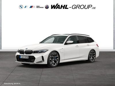 Gebraucht BMW 330e M Sport 292 PS (214 kW) 2025 Weiß Kombi