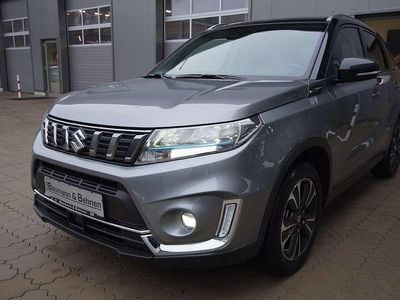 Grau Gebraucht 2023 Suzuki Vitara Comfort+ SUV | 23.770 € (Fairer Preis)