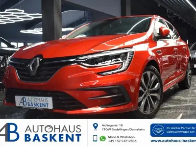 Gebraucht Renault Mégane IV Intens 140 PS (102 kW) 2022 Rot Limousine