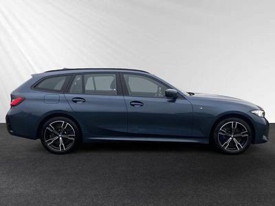 Gebraucht BMW 330e M Sport 292 PS (214 kW) 2024 Arctic race blue metallic Kombi