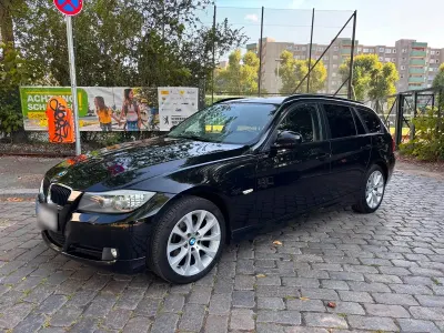 Gebraucht BMW 318 143 PS (105 kW) 2012 Schwarz Kombi