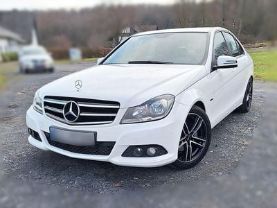 Gebraucht Mercedes C220 Edition 170 PS (125 kW) 2014 Weiß Limousine