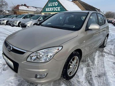 Gebraucht Hyundai i30 Comfort 109 PS (80 kW) 2008 Silber Limousine